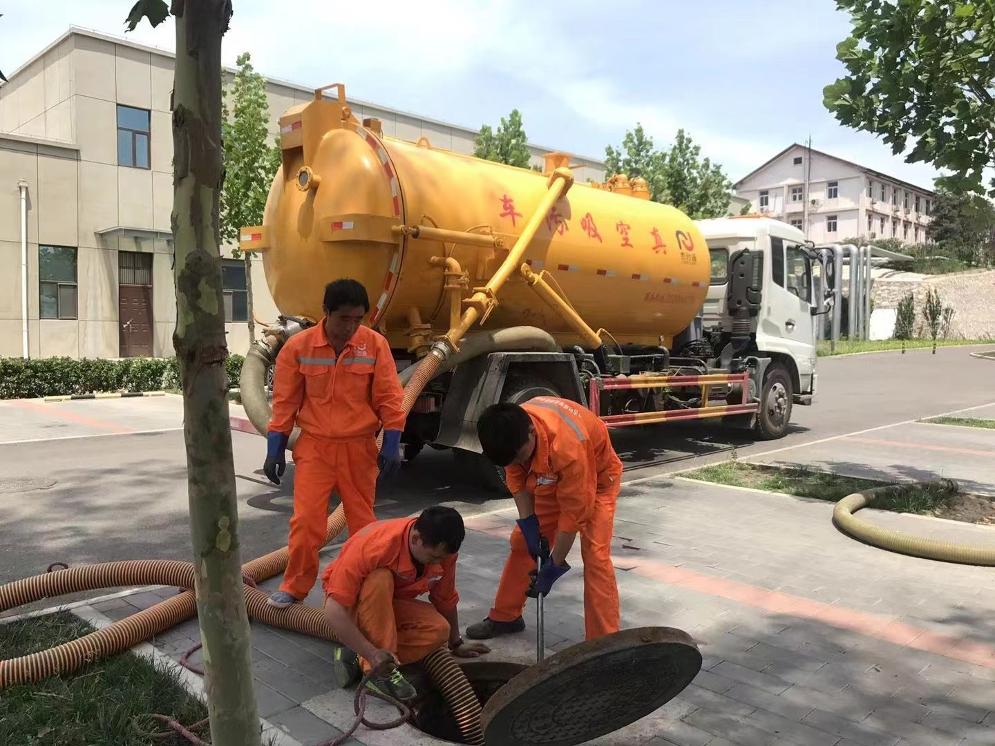 木里化粪池清理与5-8吨吸粪车施工效率分析